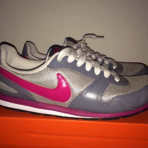 Nike In Season Trainer 2