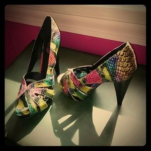NWOT Torrid colorful snakeskin peeptoe heels