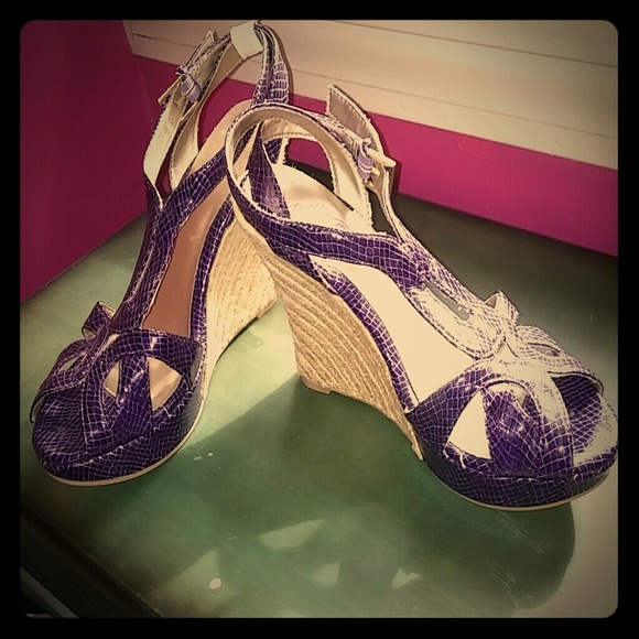 NWOT Torrid purple strappy wedge heel sandals