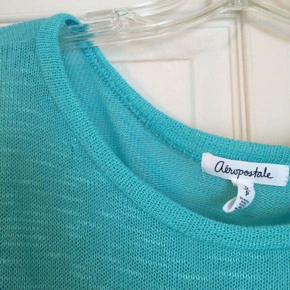 Loose Turquoise Subtle HiLow Top - Picture 3 of 4