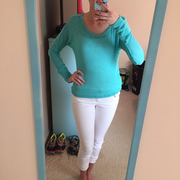 Loose Turquoise Subtle HiLow Top - Picture 4 of 4