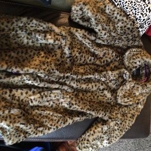 Day trip Fur coat! New with tags! Size large! Cute