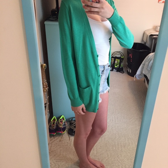 Loose Green Cardigan/Sweater - Picture 2 of 4