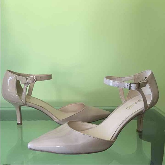 Nine West nude heel.