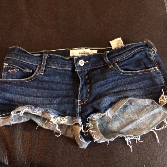 Hollister shorts! Stretchy size 7!!