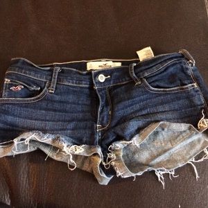 Hollister shorts! Stretchy size 7!!