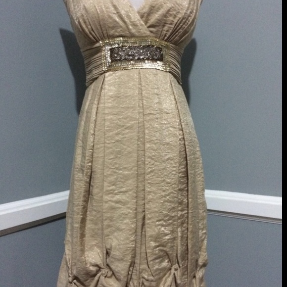 Beautiful cocktail dress!