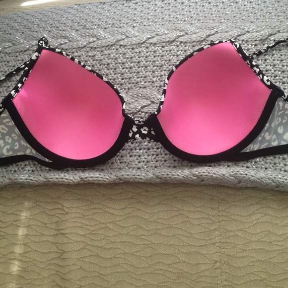 VS PINK T-SHIRT DEMI Bra 34C like new - Picture 3 of 4