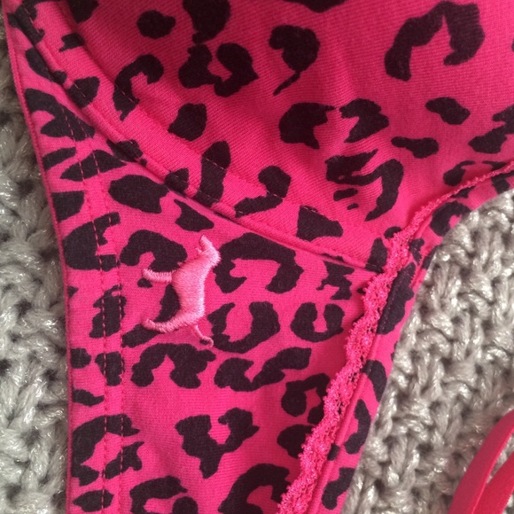 VS PINK T-SHIRT DEMI Bra 36B like new - Picture 3 of 4