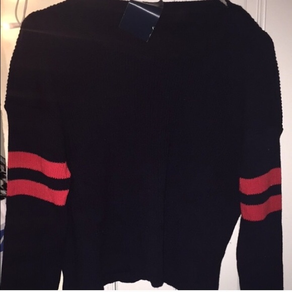 Brandy Melville cropped navy sweater