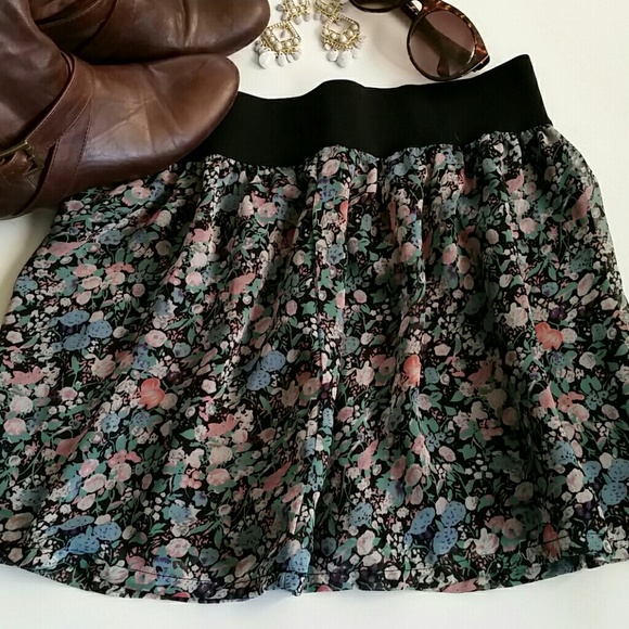 Forever 21 Dresses & Skirts - [BOGO 50%] Forever 21 Floral Skirt