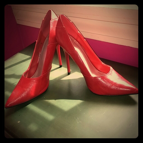 Z. Cavaricci for Torrid red point toe pumps