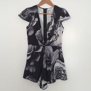 NWT Cameo Australia size small black floral romper
