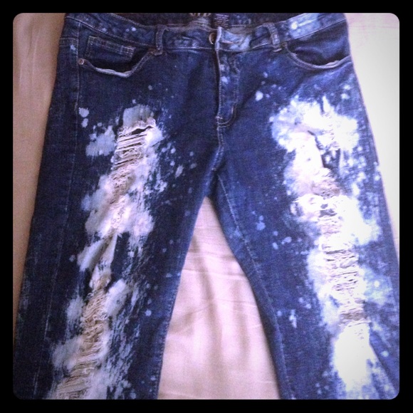 Distressed Paint splatter jeans💛💙