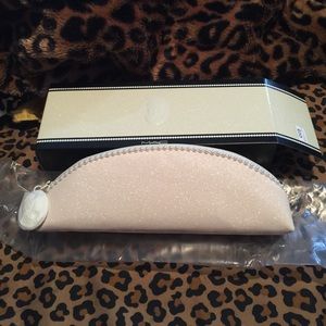 Small clutch/makeup bag/ brush kit NWT- MAC
