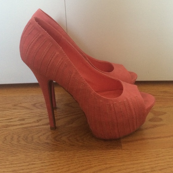 Pink Platform Pumps/Heels - Picture 2 of 4