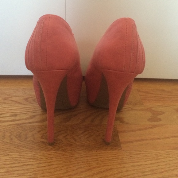 Pink Platform Pumps/Heels - Picture 3 of 4