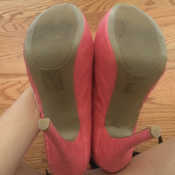 Pink Platform Pumps/Heels - Picture 4 of 4