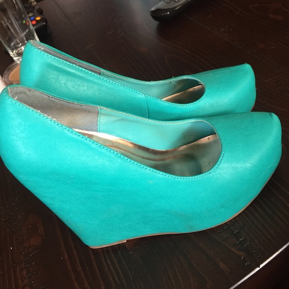 Blue wedges