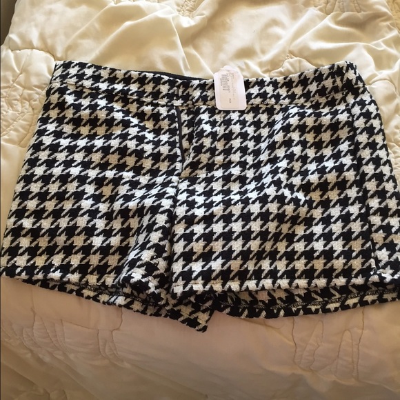 BRAND NEW houndstooth shorts
