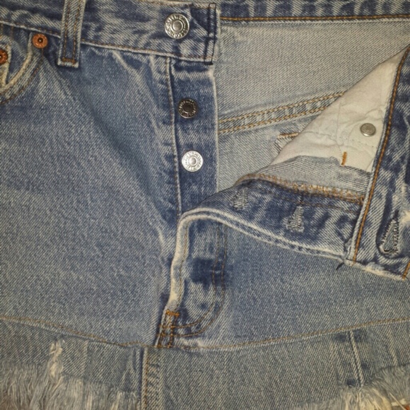 SOLD LOCALLY🤘🤘 Vintage Levis denim miniskirt - Picture 3 of 4