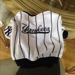 Yankees dog shirt