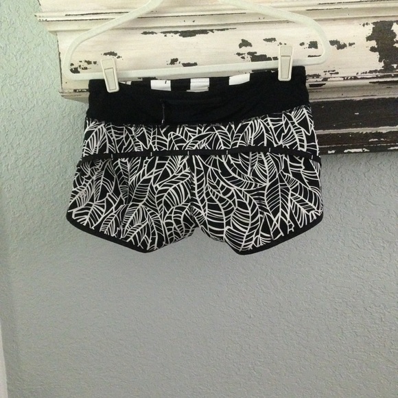 BUNDLE 💕Lululemon speed shorts NO TRADES! - Picture 2 of 4