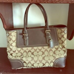 🚨Flash Sale🚨💯 Ahthentic Coach purse