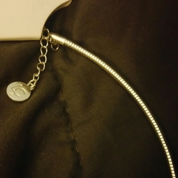 LIZ CLAIBORNE SILVER COIL NECKLACE WITH PENDANT - Picture 4 of 4