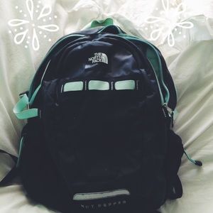 ❌ SOLD ❌Mint north face backpack