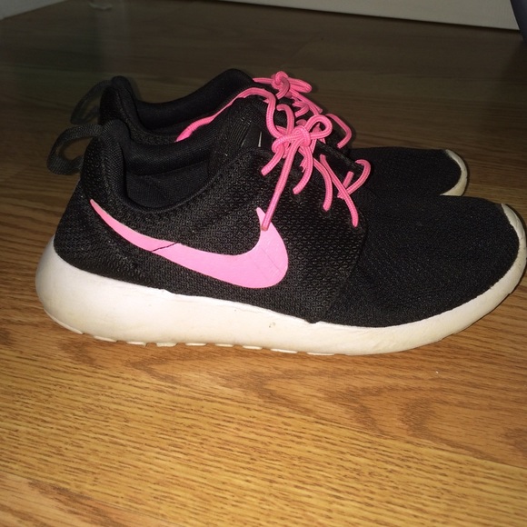 Nike Roshe Run ID (Customs) size 4.5 - Picture 2 of 4