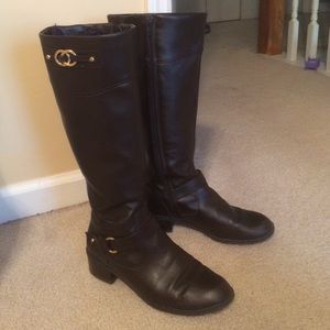 Gently used leather boots