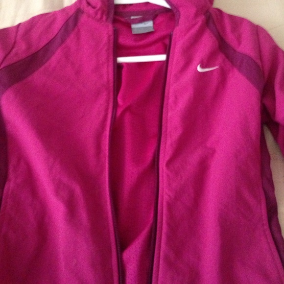 Nike jacket - Picture 2 of 3