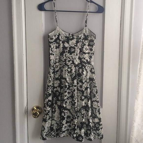 Bethany Mota Daisy Dress - Picture 3 of 3
