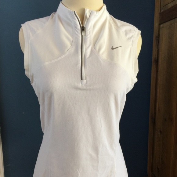 Nike Tops - Nike Sport Top in excellent condition Medium