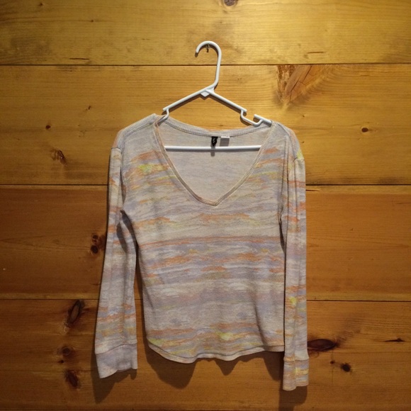 V -Neck Urban Outfitters Top