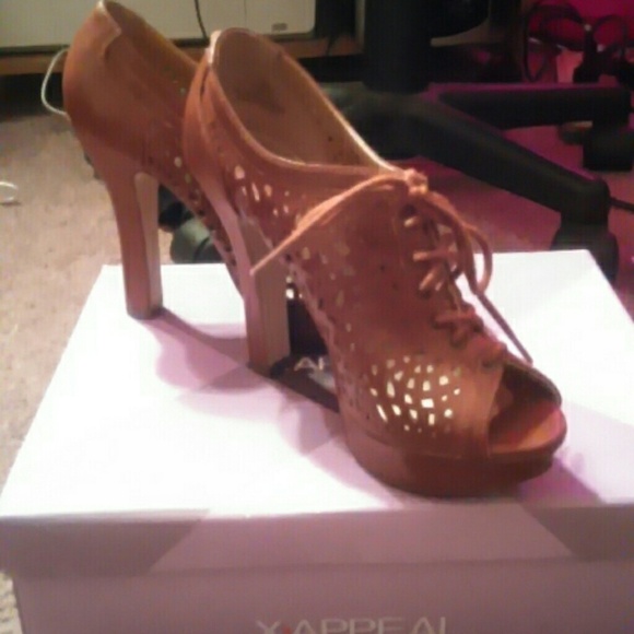 Heels - Picture 1 of 1