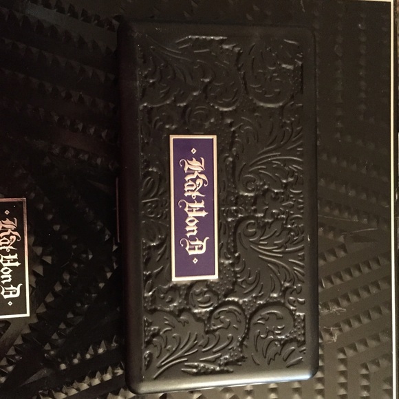 Kat Von d poetica palette