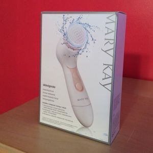 Facial Cleansing Brush