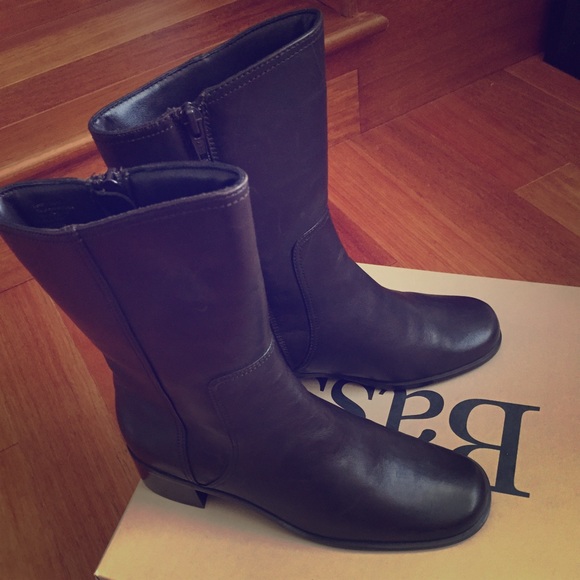 NWT leather short boots