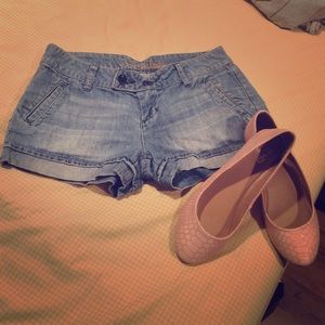 American Eagle light blue denim short size 2!