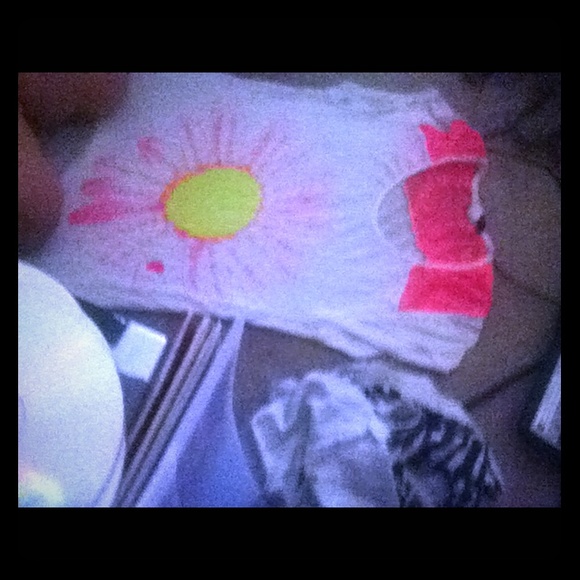 Daisey t-shirt with open back