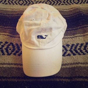 White Vineyard Vines hat