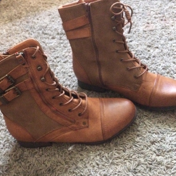 Never worn! Combat boots! Super cute! Zippers!