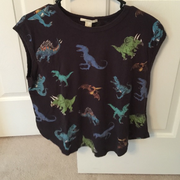 A t-shirt.