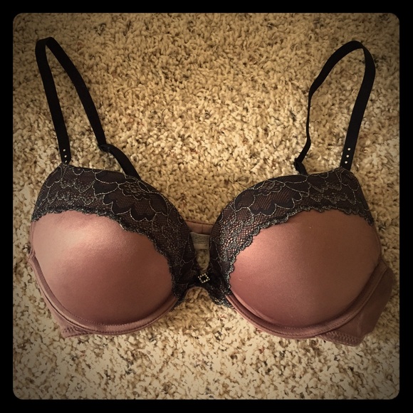 Cuteeee bra!! FREE w/ bundle of 2+ items