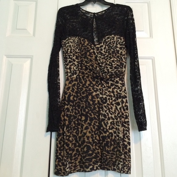 Cheetah sweetheart laced dress from Peru