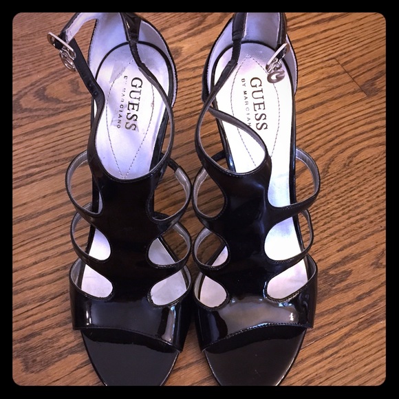 Guess by Marciano black patent heeled sandal. EUC