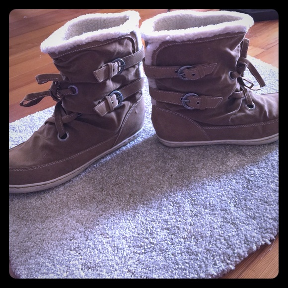Guess boots