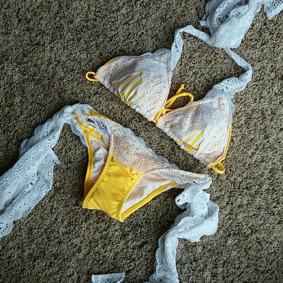 ❌❌SOLD❌❌Yellow bikini set